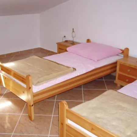 Ferienwohnung In Mit Terrasse, Grill Und Garten Нови-Винодолски